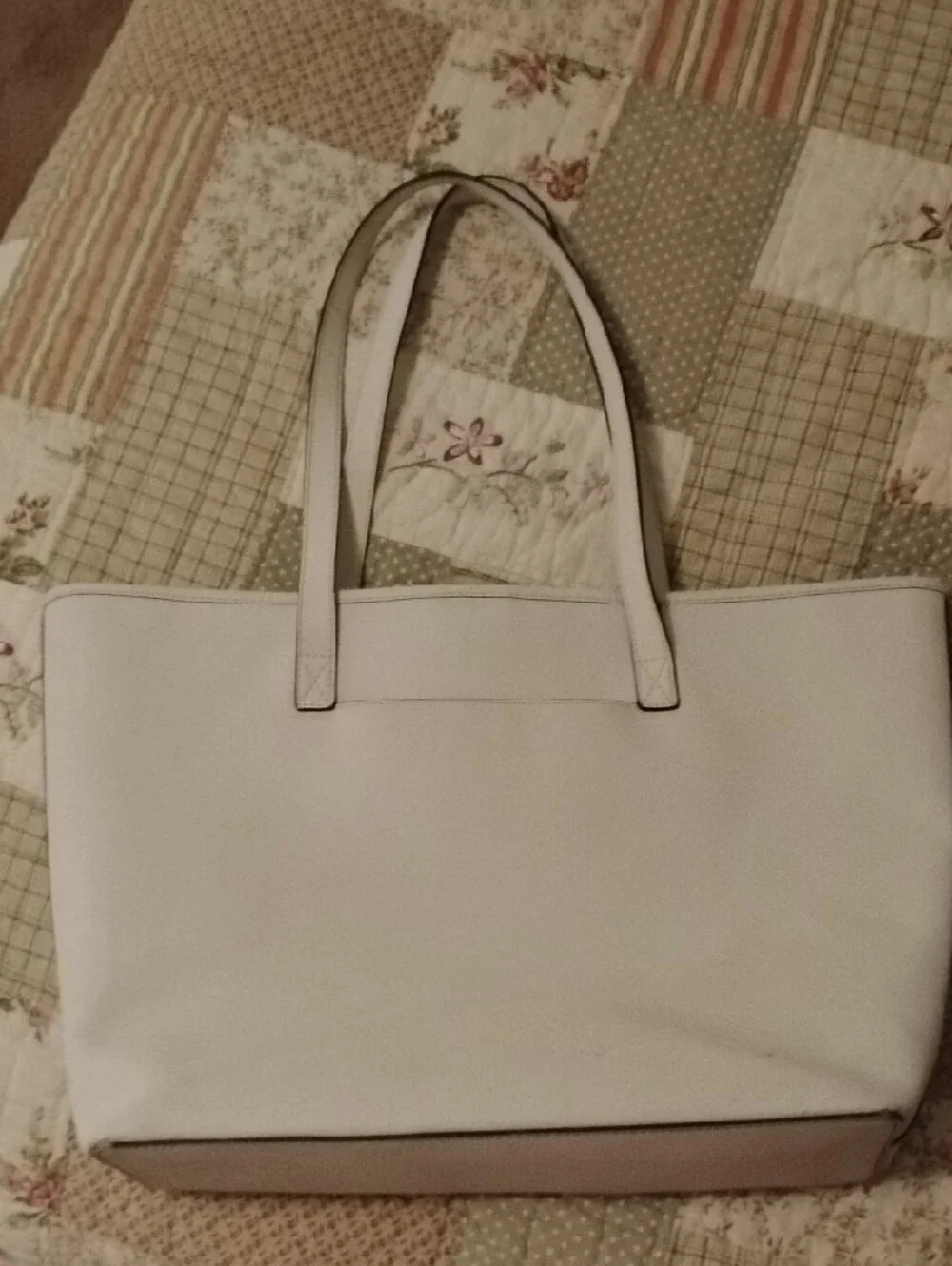 Michael Kors White Leather Shoulder Tote with MK Emblem